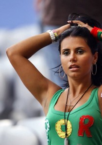 Supportrice portugaise brune