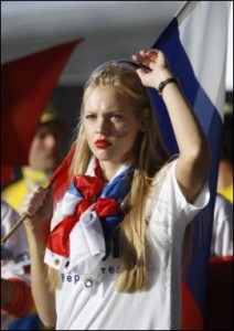 Supportrice russe blonde